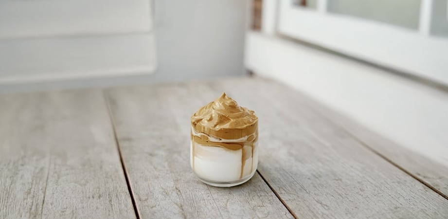 tazza con crema di caffè